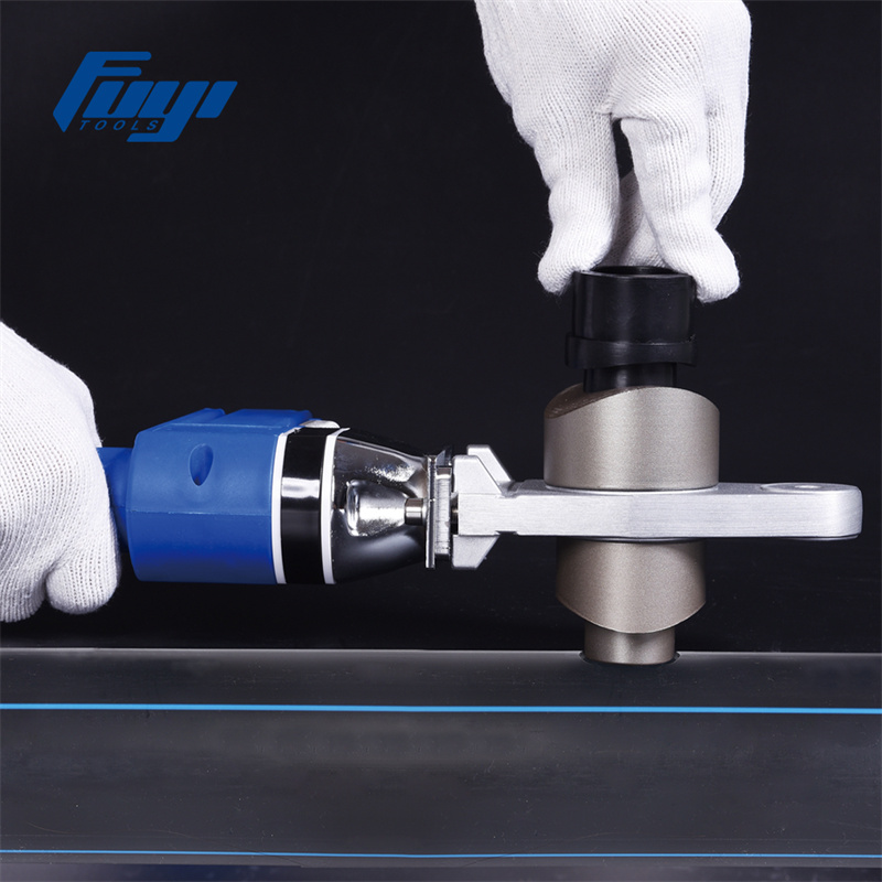 Weld-in ephippiis Sockets
